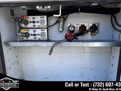 Used 2019 Freightliner Sprinter 3500 w/ Premium Package image 28