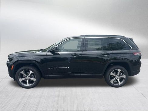 New 2026 Jeep Grand Cherokee Limited RWD image 8