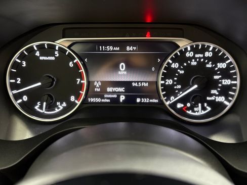Used 2022 Nissan Rogue SV FWD image 15