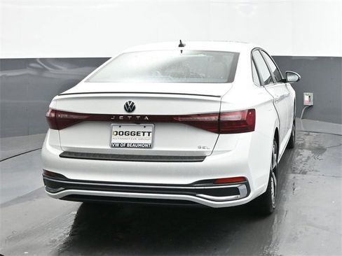 New 2025 Volkswagen Jetta SEL image 11