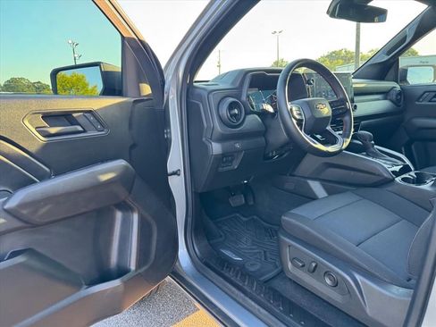 Used 2025 Chevrolet Colorado W/T w/ Advanced Trailering Package RWD image 13