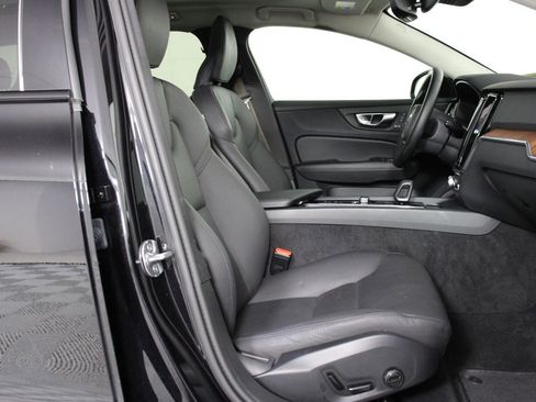 Certified 2025 Volvo V60 B5 Cross Country Plus image 29