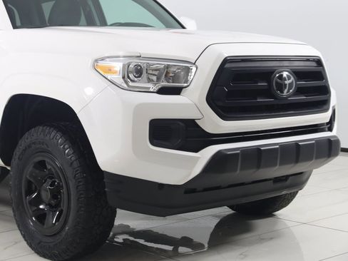 Used 2022 Toyota Tacoma SR image 19