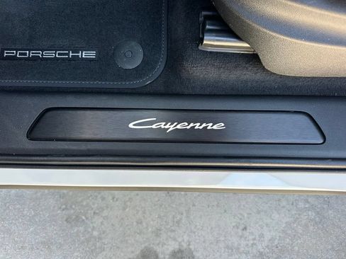 Used 2026 Porsche Cayenne E-Hybrid AWD/4WD image 21