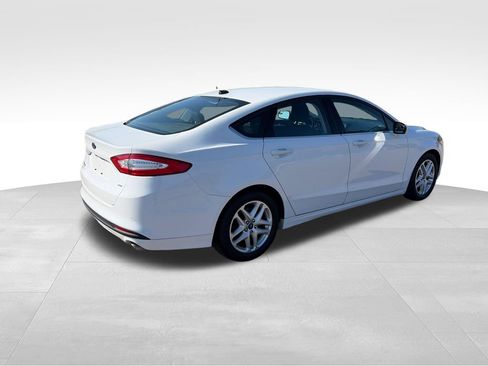 Used 2016 Ford Fusion SE FWD image 6