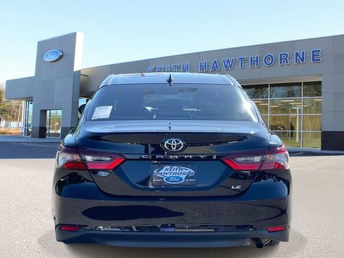 Used 2023 Toyota Camry LE w/ Convenience Package FWD image 5