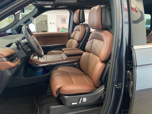 New 2026 Lincoln Navigator Reserve AWD/4WD image 20