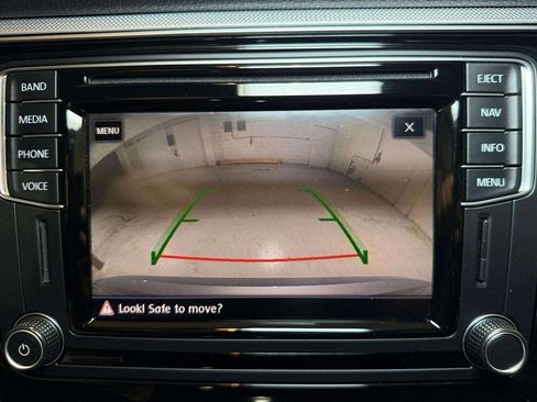 Used 2017 Volkswagen Passat 1.8T SE image 13