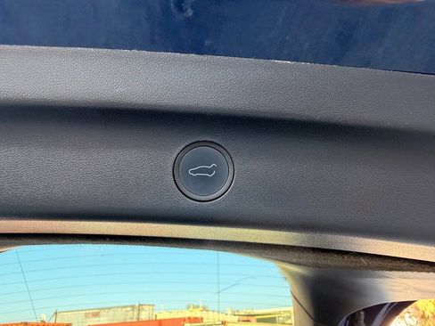 Used 2023 Tesla Model Y Long Range AWD/4WD image 30