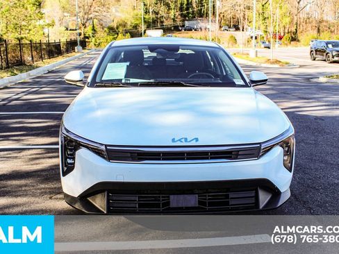 Used 2025 Kia K4 LXS image 10
