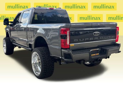 Used 2024 Ford F250 Lariat w/ Black Appearance Package AWD/4WD image 11