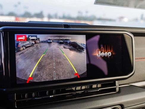 New 2025 Jeep Wrangler Unlimited Rubicon image 29