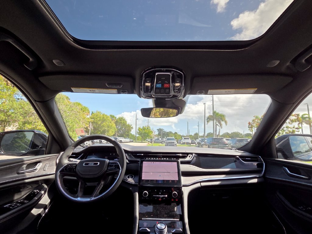 Used 2023 Jeep Grand Cherokee L Overland AWD/4WD image 27