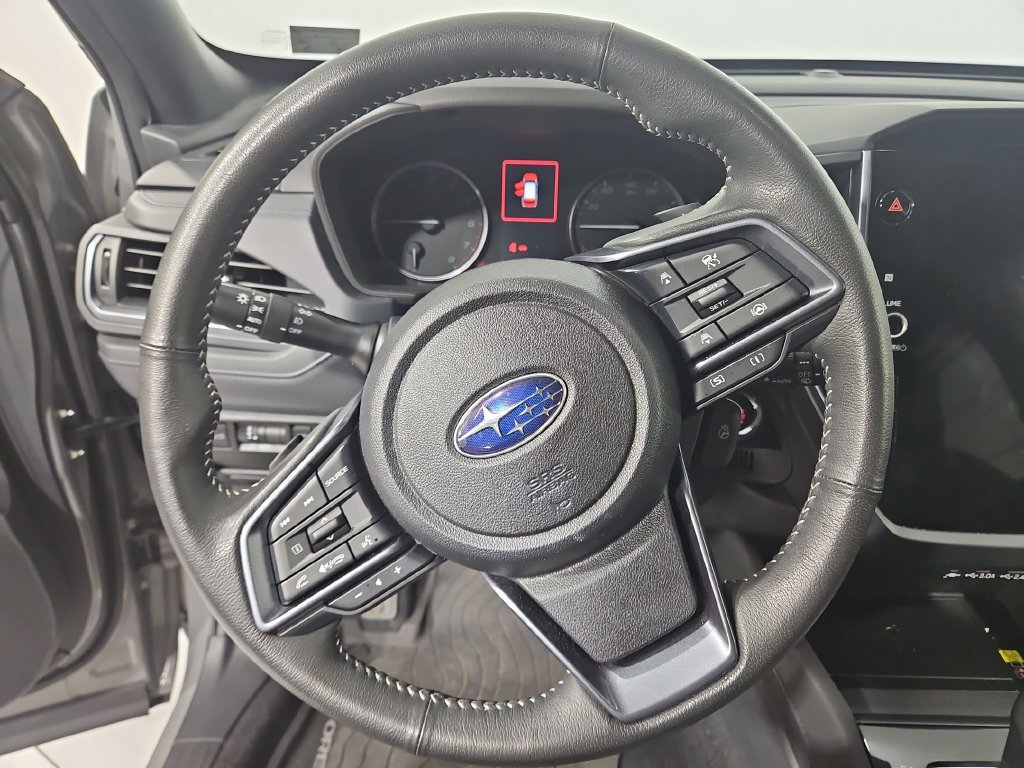 Used 2025 Subaru Forester Limited AWD/4WD image 16