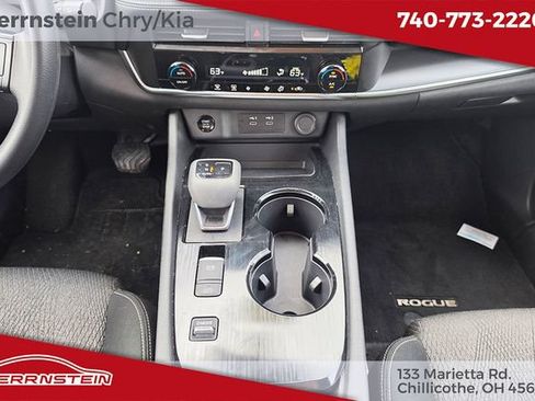 Used 2024 Nissan Rogue SV FWD image 13