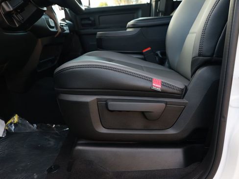 New 2026 RAM 3500 Tradesman AWD/4WD image 18