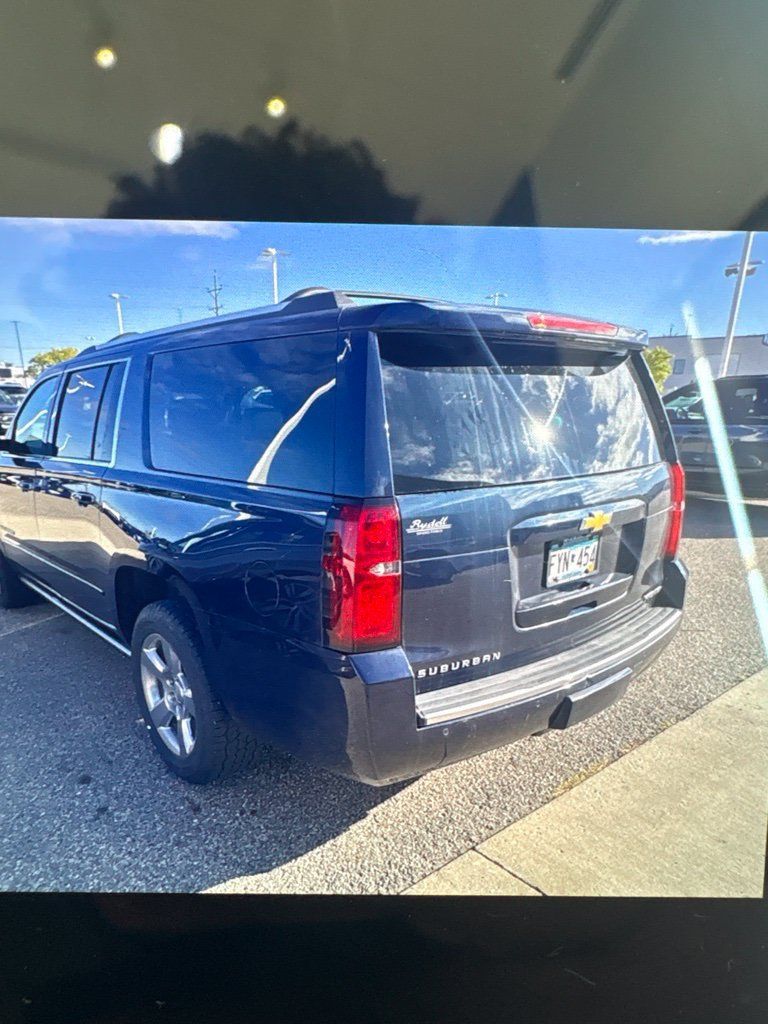 Used 2020 Chevrolet Suburban Premier AWD/4WD image 5