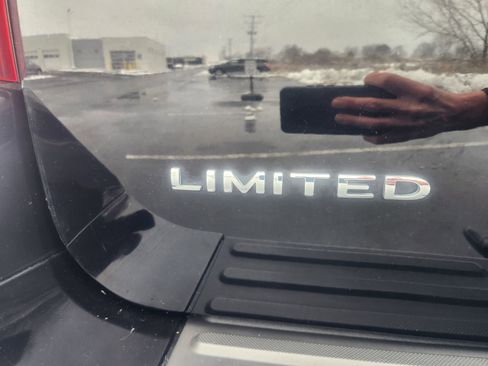 Used 2017 Ford Expedition Limited image 10