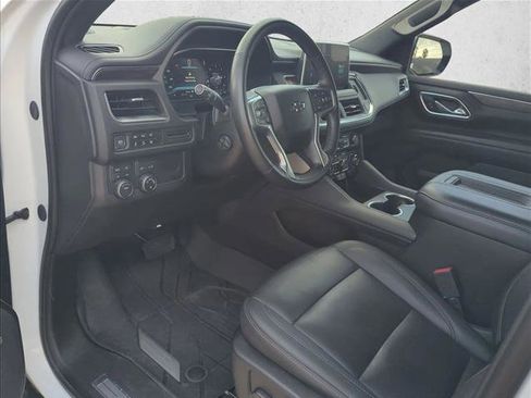Certified 2024 Chevrolet Suburban Z71 w/ Luxury Package AWD/4WD image 10