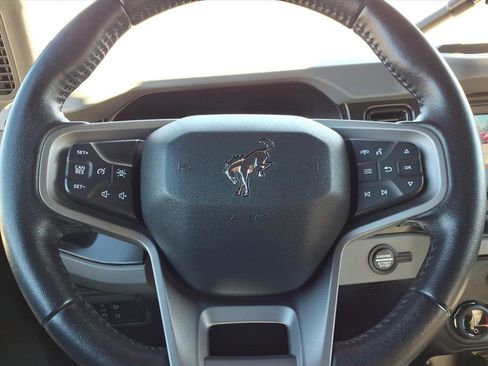 Used 2022 Ford Bronco Black Diamond image 17