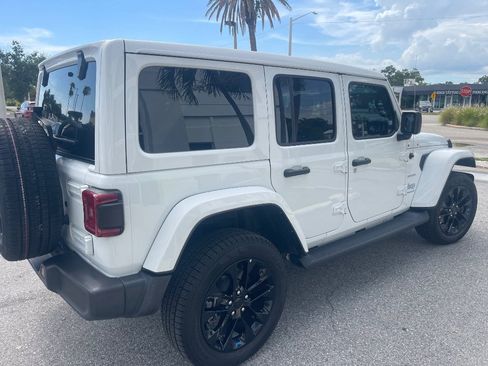 Used 2023 Jeep Wrangler Unlimited Sahara AWD/4WD image 29