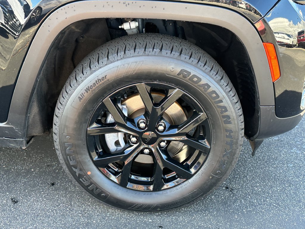 Certified 2024 Jeep Grand Cherokee Altitude AWD/4WD image 16