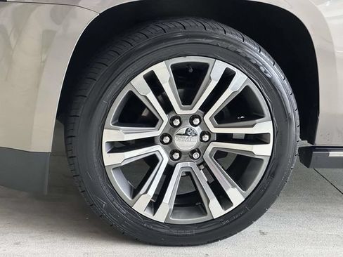 Used 2019 GMC Yukon Denali w/ Denali Ultimate Package AWD/4WD image 7