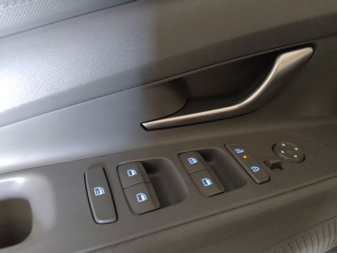 Used 2024 Hyundai Elantra SEL image 27