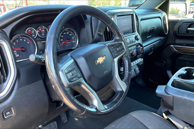 Used 2022 Chevrolet Silverado 1500 LT AWD/4WD image 12