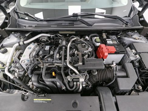 Used 2020 Nissan Sentra SR w/ Premium Package FWD image 13