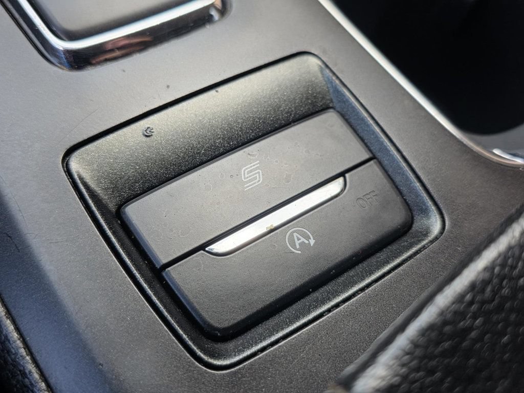 Used 2020 Ford Fusion SE FWD image 25
