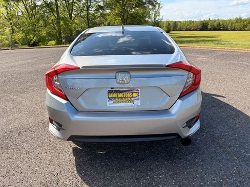 Used 2017 Honda Civic EX-T image 4