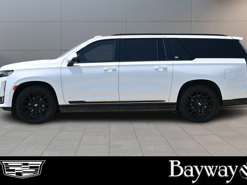 Used 2023 Cadillac Escalade ESV Sport w/ LPO, ONYX Package AWD/4WD image 5
