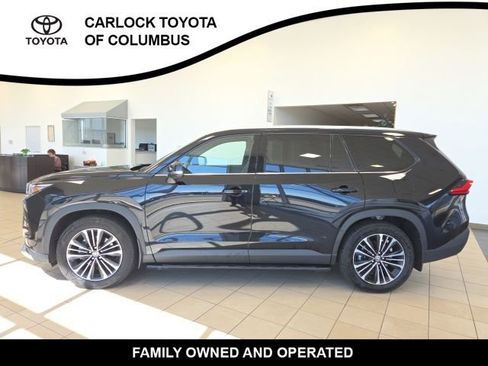 Used 2024 Toyota Grand Highlander AWD Hybrid image 2
