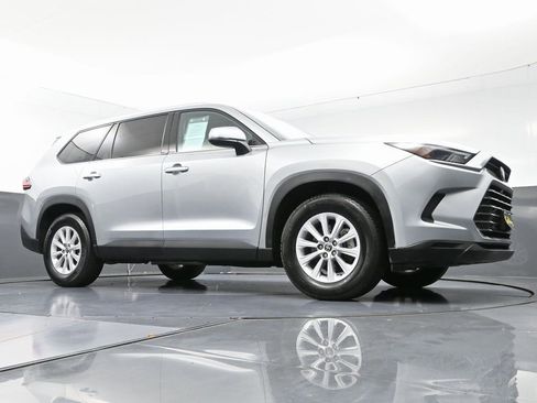 Used 2024 Toyota Grand Highlander XLE image 51