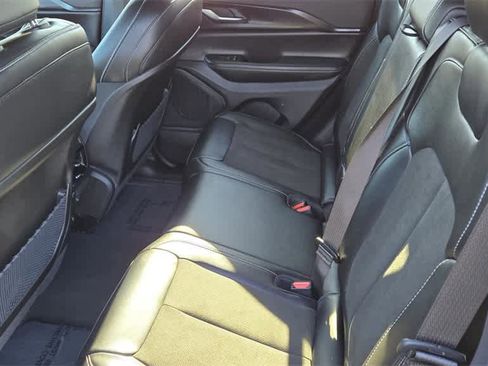 New 2025 Jeep Grand Cherokee Laredo image 14