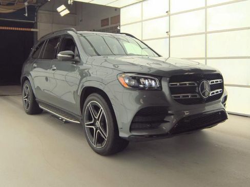 Used 2022 Mercedes-Benz GLS 450 4MATIC w/ AMG Line Exterior image 4
