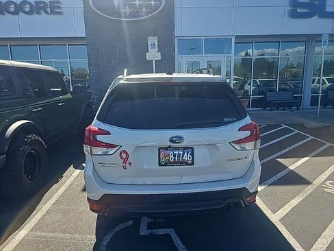 Used 2024 Subaru Forester Premium image 3