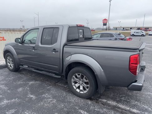 Used 2020 Nissan Frontier SV image 9