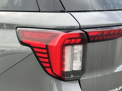 New 2026 Ford Explorer Platinum image 12