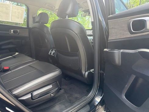 Certified 2023 Kia Sorento S AWD/4WD image 12