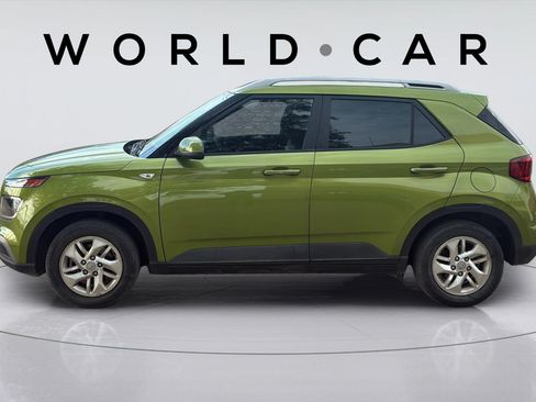 Used 2020 Hyundai Venue SEL FWD image 11