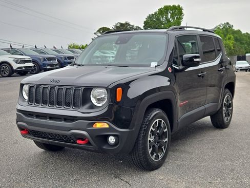 Used 2023 Jeep Renegade Trailhawk AWD/4WD image 3