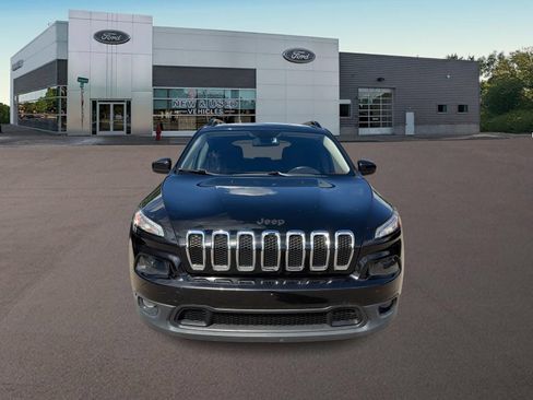 Used 2014 Jeep Cherokee Latitude w/ Cold Weather Group AWD/4WD image 3