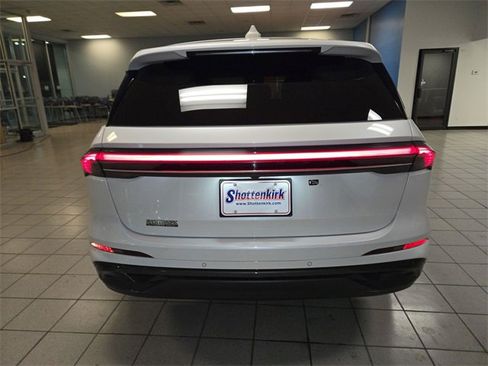 Used 2024 Lincoln Nautilus Premier w/ Equipment Group 102A image 7