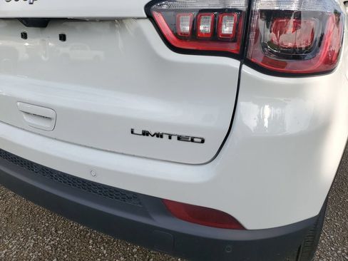 Used 2025 Jeep Compass Limited AWD/4WD image 16