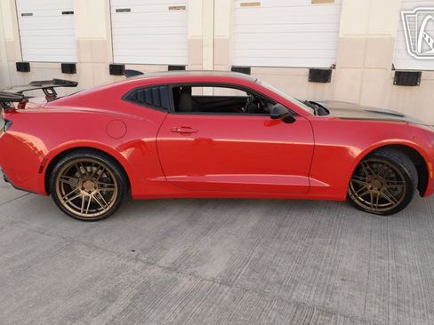 Used 2016 Chevrolet Camaro SS image 40