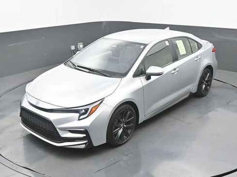 Used 2026 Toyota Corolla SE w/ SE Premium Package AWD/4WD image 29