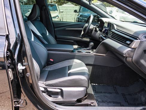 Used 2025 Toyota Camry SE FWD image 16