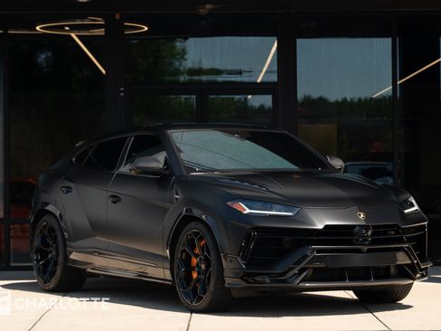 Used 2023 Lamborghini Urus Performante AWD/4WD image 1
